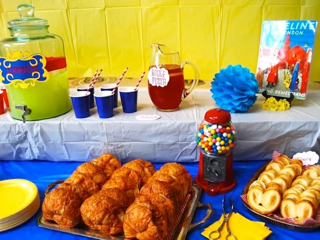 crossiant-red-yellow-blue-straws-kids-party