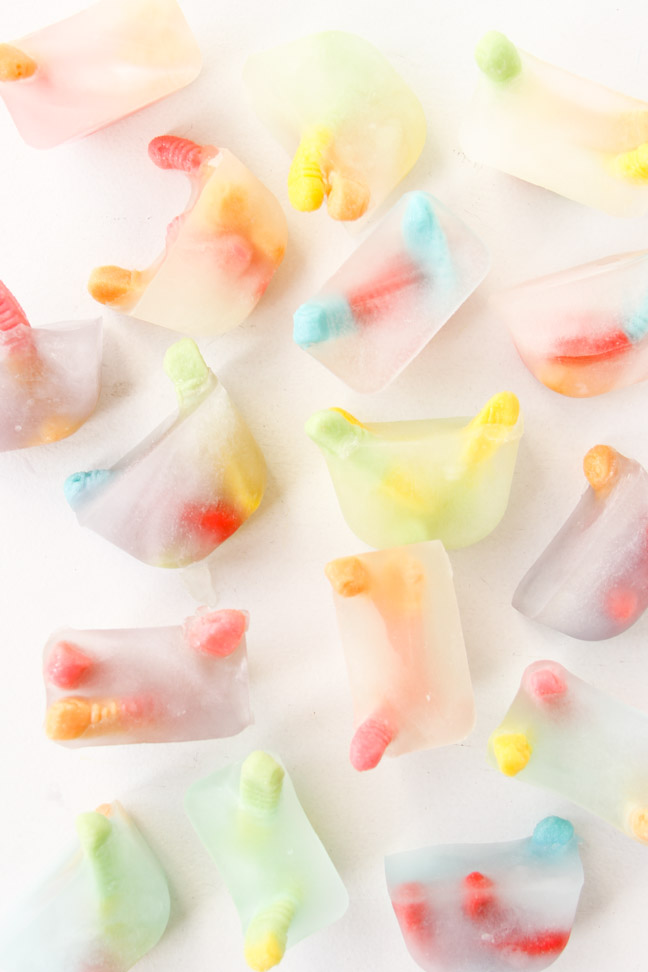 DIY Halloween Prank // Gummy Worm Ice Cubes