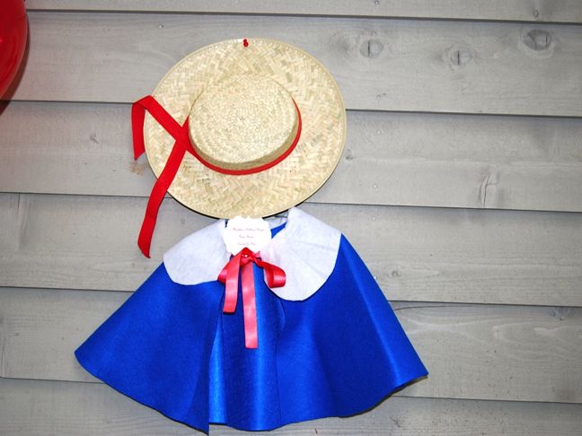 madeline-cape-hat-shoppe-girl-birthday-party
