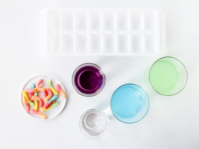 Halloween Prank // DIY Gummy Worm Ice Cubes