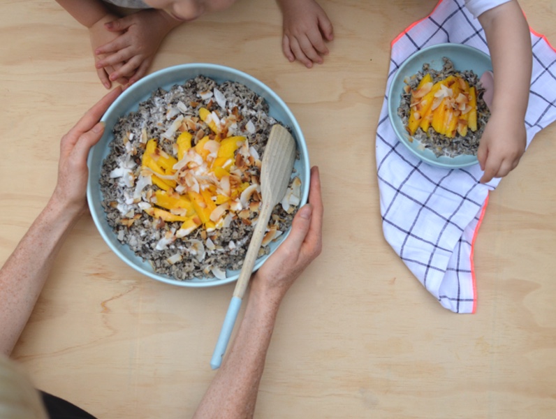 Overnight-mango-rice-pudding