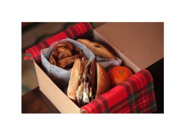 box-lunch-sandwich-plaid-napkin-picnic-lunch