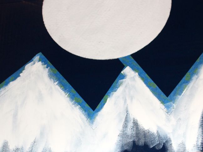 moon-mountain-peaks-white