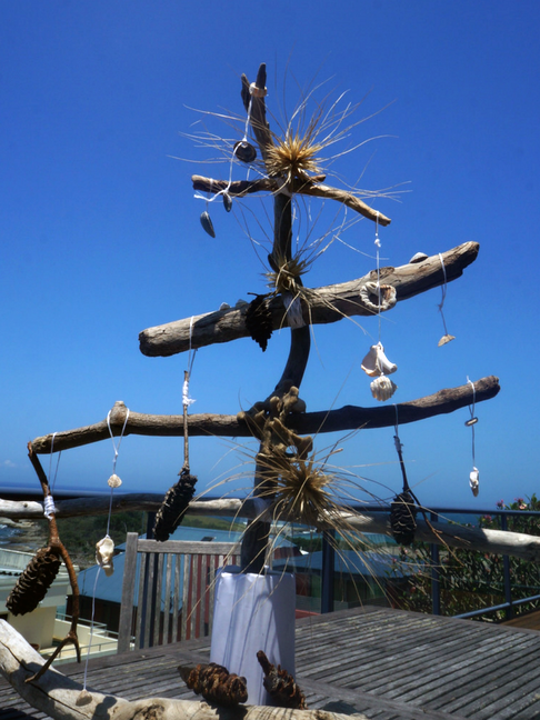 Driftwood tree for a very Aussie Christmas