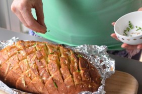 Cheese pull-apart bread recipe