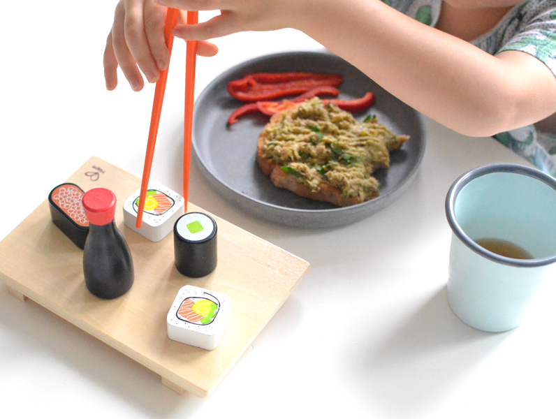 3 Dinner Games to Get Your Toddler Eating
