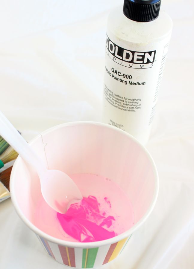 pink-paint-in-a-bowl-with-fabric-medium