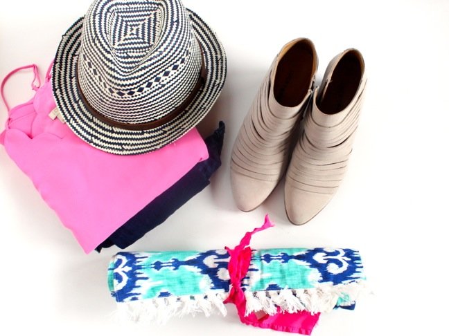 packing-photo-clothes-hat-booties-diy-travel-jewelry-case