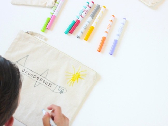 canvas-pouch-with-kid-art-and-fabric-markers