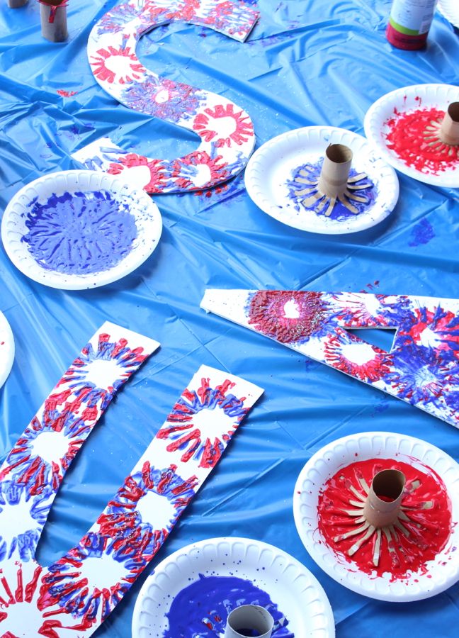 usa-red-white-blue-fireworks-toilet-paper-rolls