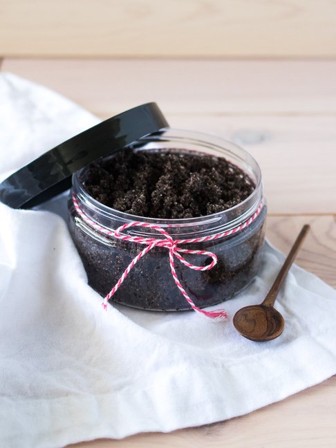 This DIY Espresso Sugar Scrub Reduces the Appearance of Cellulite