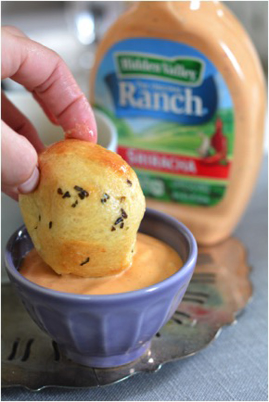 bread-dipping-in-ranch