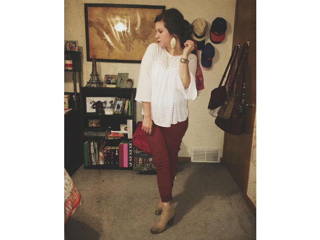 burgundy jeans with brown ankle boots