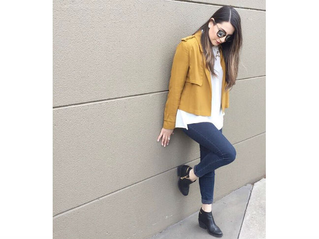 yellow cropped jacket black ankle boots skinny jeans
