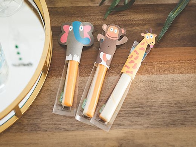 cheese-sticks-with-safari-finger-puppets