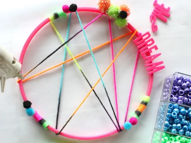noeon-colored-diy-dream-catcher-pom-poms-beads-pink-dream-letters