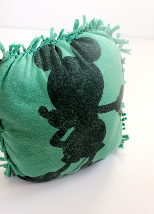green-mickey-mouse-diy-no-sew-pillow
