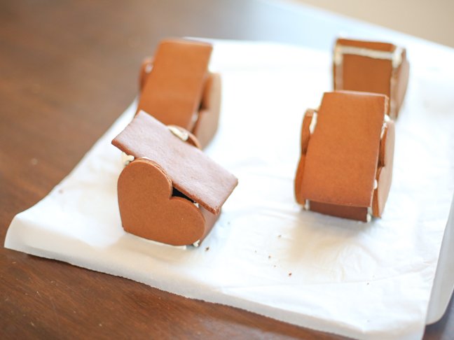Heart gingerbread houses