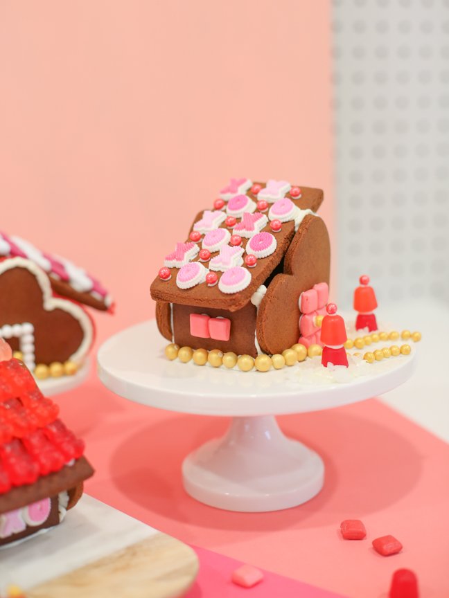 Valentine gingerbread house with XO roof
