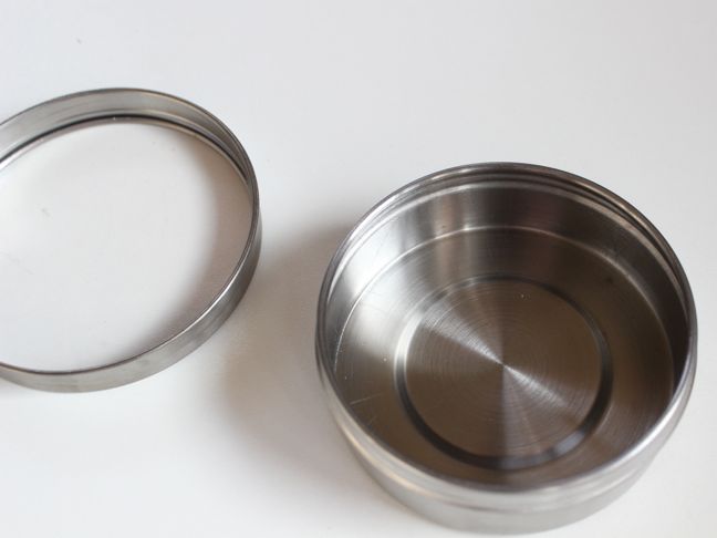 round-stainless-steel-container