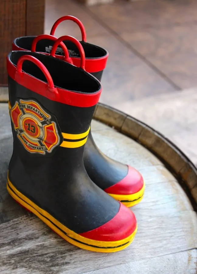 kids-firefighter-rain-boots