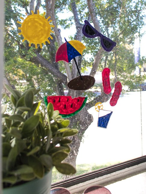How to Make Window Clings with Puffy Paint