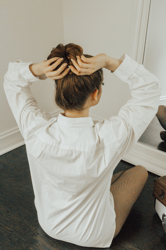 How To Style A Hair Bun For Spring (Without Product)