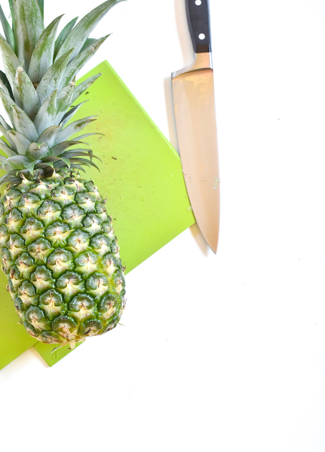 Make This Extra Sweet DIY Pineapple Vase In Less Than 10 Minutes