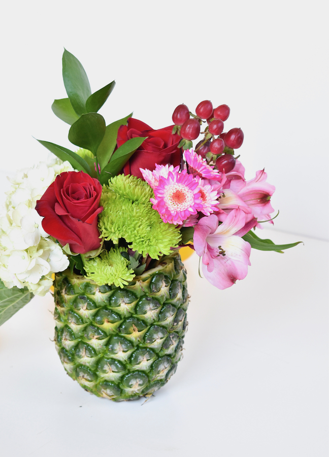 Make This Extra Sweet DIY Pineapple Vase In Less Than 10 Minutes