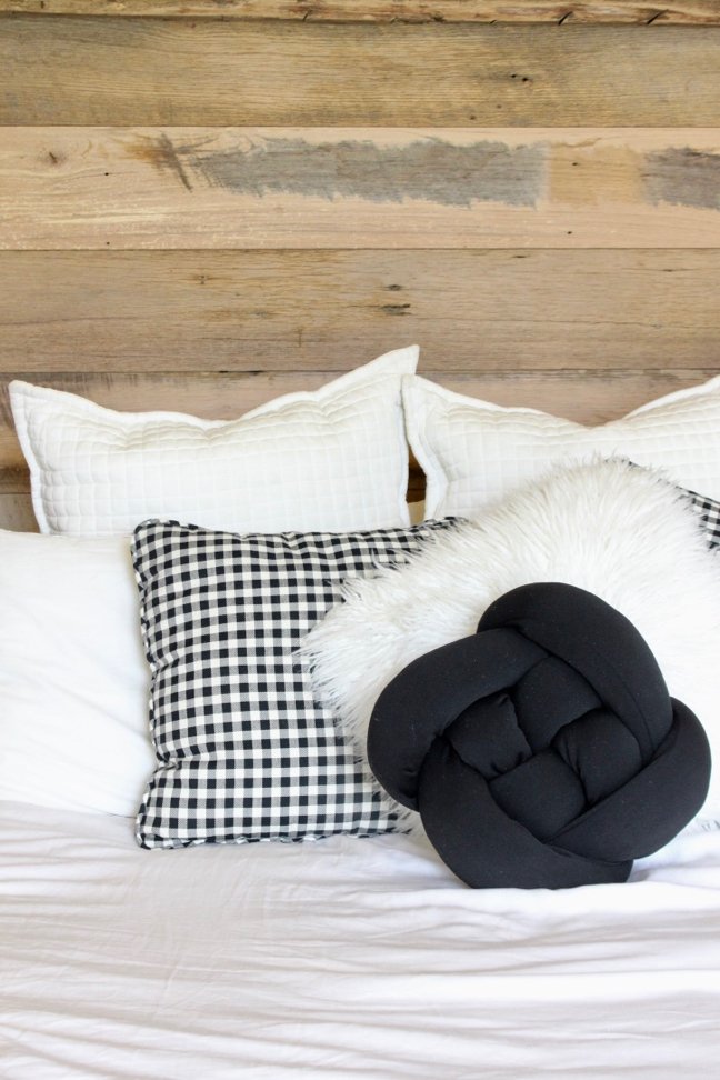 DIY Knot Pillow