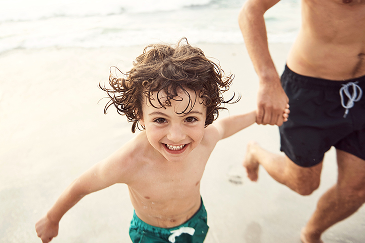 Beach Day Hacks For Families – 7 Tips For A Stress-Free Day In The Sun And Surf