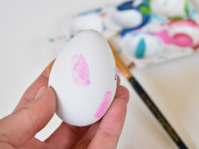 Impress the Easter Bunny With DIY Thumbprint Eggs