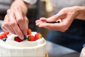 Cake Decorating with Stencils!