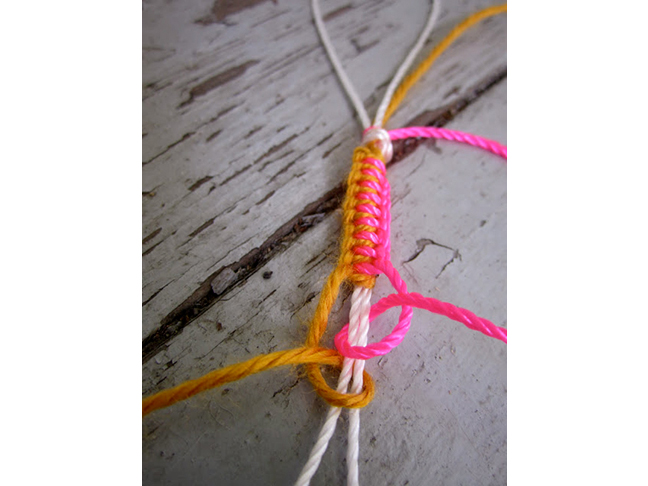 Basic 4-String Hitch Knot