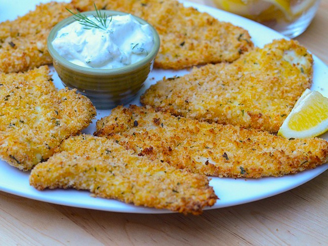 Crispy Baked Fish With Creamy Dill Sauce