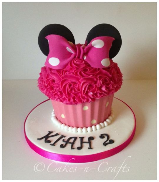 Who Baked Minnie into a Cupcake?
