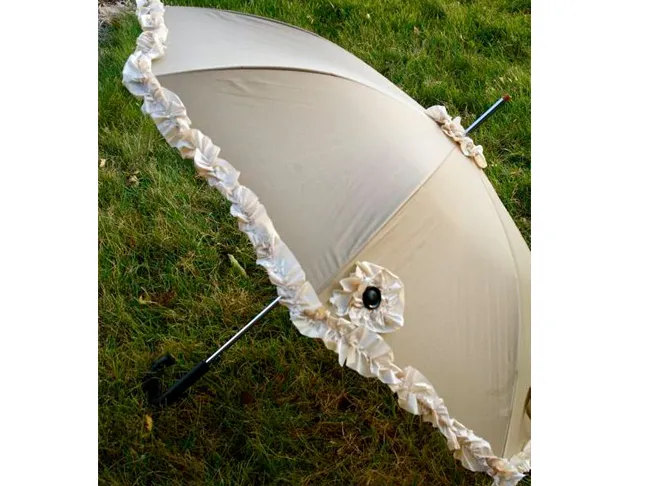 DIY Ruffly Umbrella