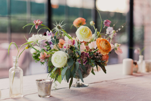 Tips: How to Put Flowers in a Vase
