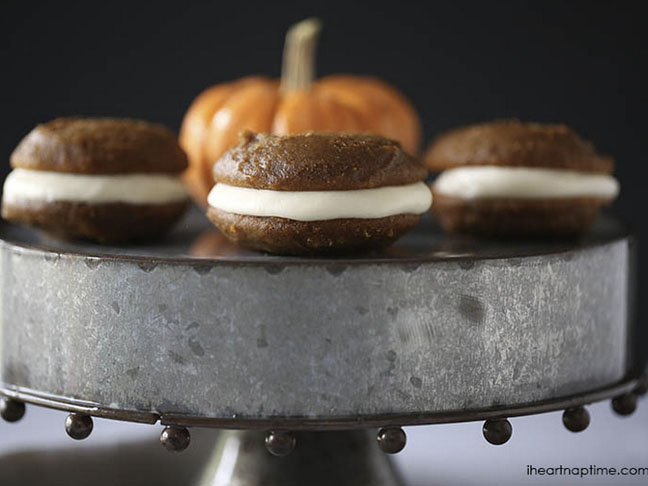 Make Pumpkin Whoopie Pies