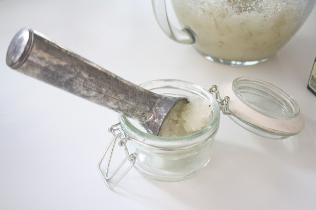 Gift Idea: Sugar Scrub in a Jar