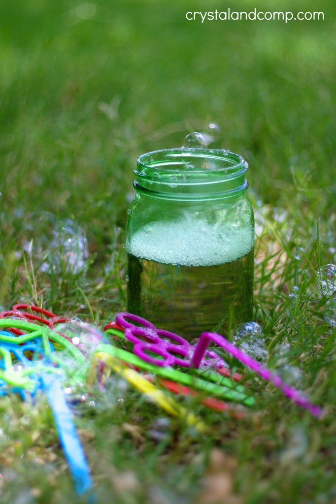 For the Kids: Homemade Bubbles in a Jar