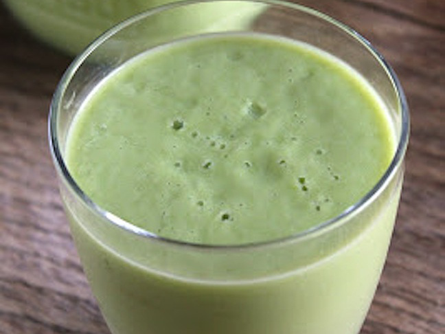 Salad Smoothie with Avocado and Wasabi 