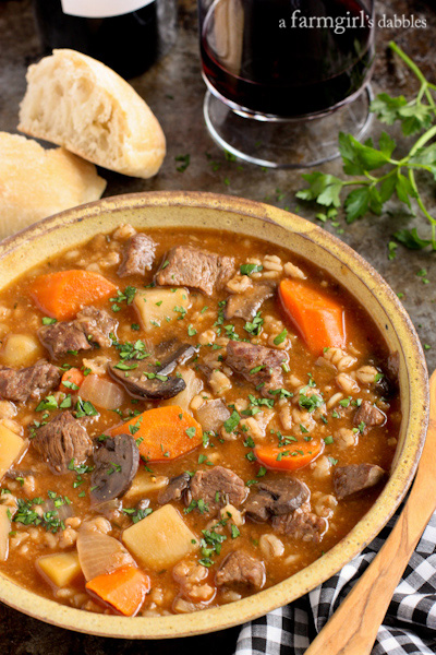 Slow Cooker Beef & Barley Soup