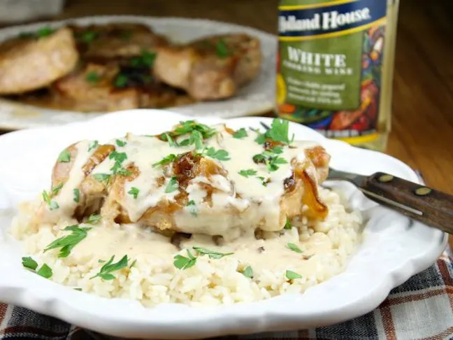 Slow Cooker Smothered Pork Chops with Sour Cream Gravy
