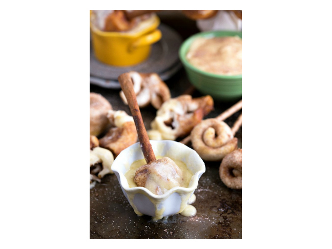 Cinnamon Roll Fondue    