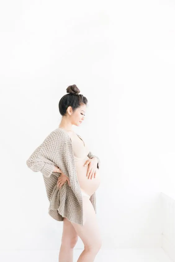 Semi-Nude Maternity Photo Idea