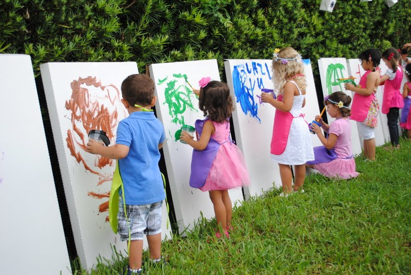 Easel Extravaganza