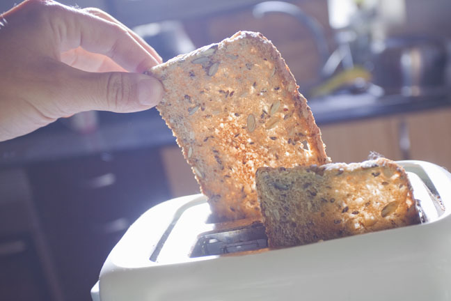 Toaster crumb tray