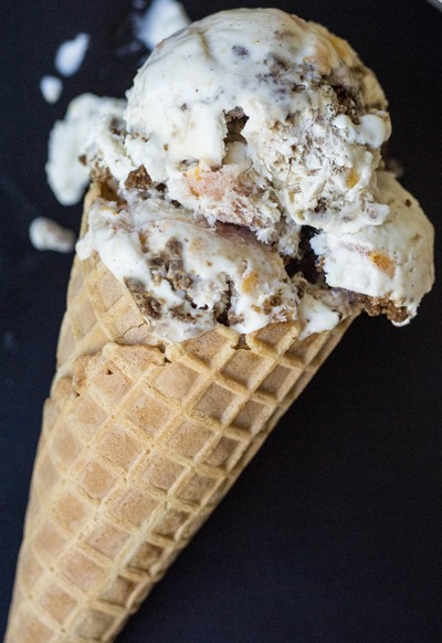 Gingersnap Peach Crumble Ice Cream