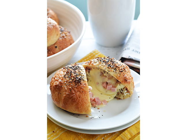 Breakfast Bagel Bombs